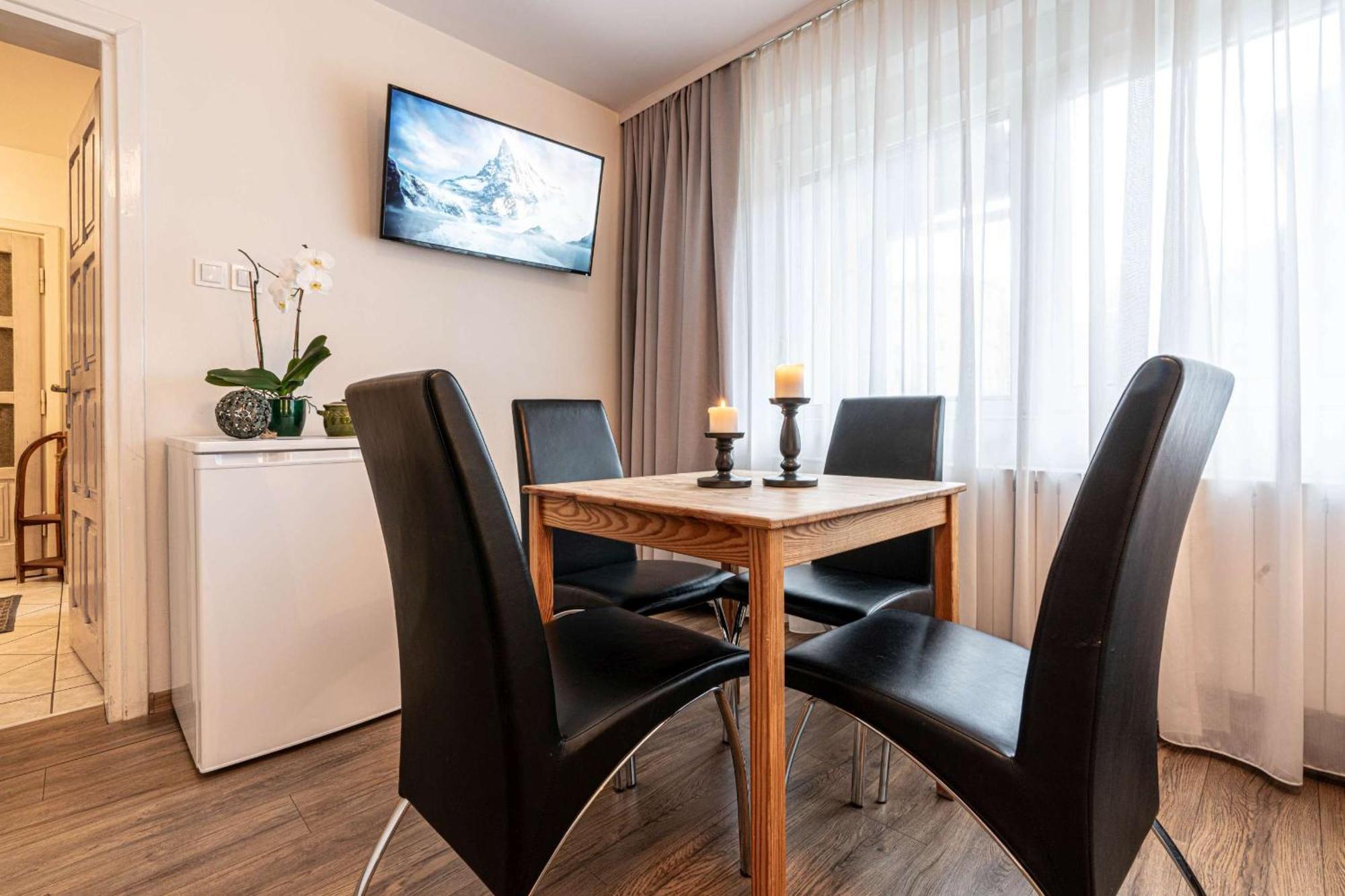 Liberta Inn - Pokoje Goscinne Zakopane Rom bilde